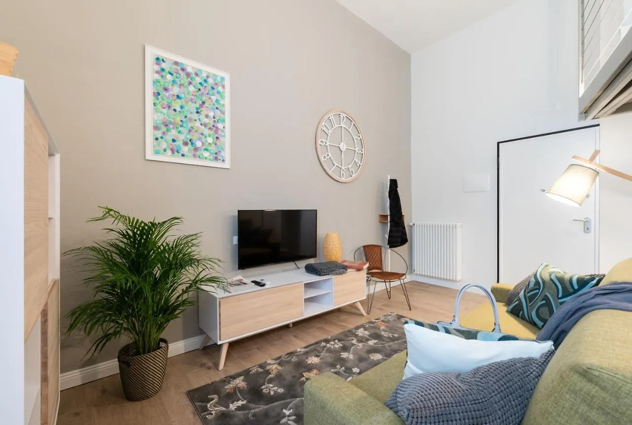Living Walls Florence Apartments Italia