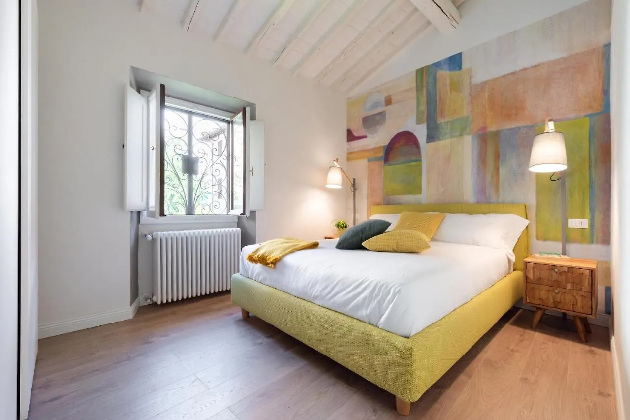 Living Walls Florence Apartments Italia