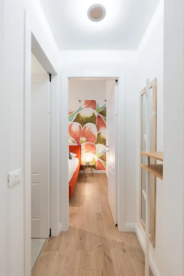 Living Walls Florence Apartments איטליה